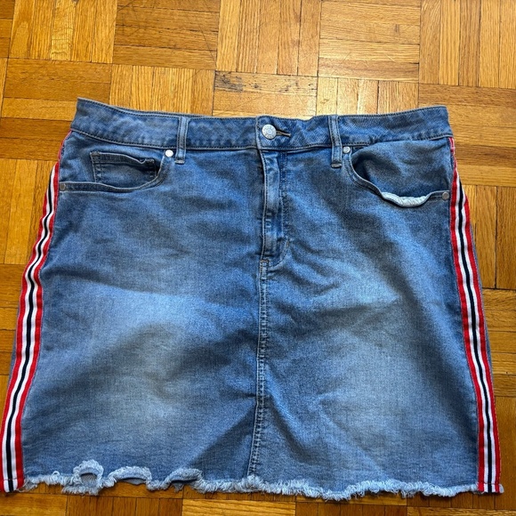 Y2k guess denim mini skirt 90s - mid size / plus size - Picture 1 of 7